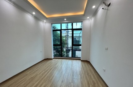 Bán nhà Xã Đàn 40m2 5 tầng, mt 5m, lô góc, 3 mặt ngõ 3 gác đua, 3 thoáng, gần phố, 4.8 tỷ